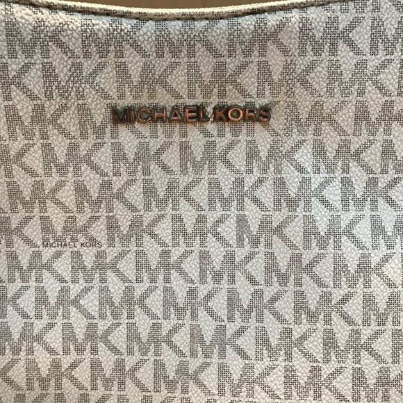 Michael Kors Jet Set Travel Large Shoulder Bag - Picture 8 of 15